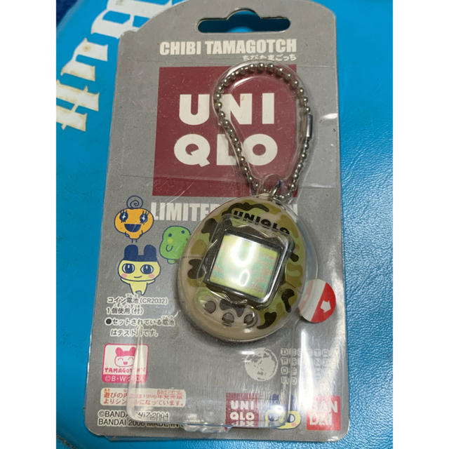 UNIQLO(ユニクロ)のユニクロ　たまごっち エンタメ/ホビーのゲームソフト/ゲーム機本体(携帯用ゲーム機本体)の商品写真