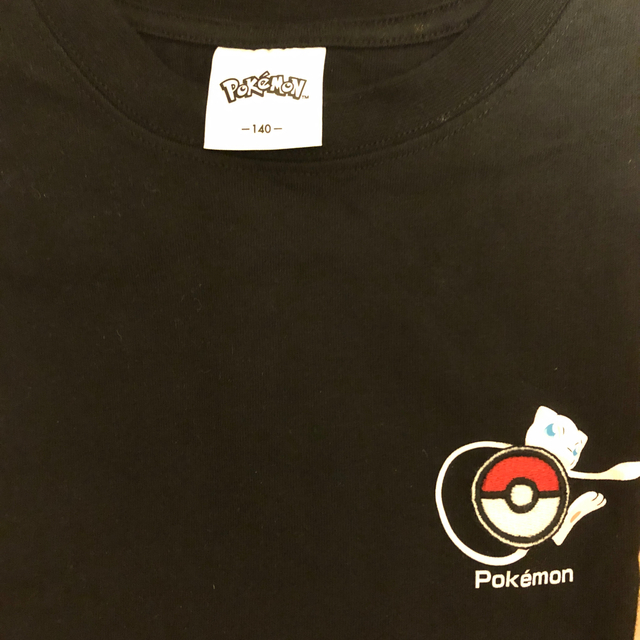 GU(ジーユー)の今季GUポケモンTシャツ140センチ キッズ/ベビー/マタニティのキッズ服男の子用(90cm~)(Tシャツ/カットソー)の商品写真