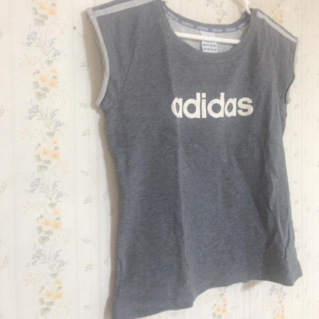 adidas(アディダス)のカジュアル♡"アディダス　値下げ レディースのトップス(Tシャツ(半袖/袖なし))の商品写真