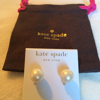 ケイトスペードニューヨーク(kate spade new york)のkate spade パールピアス(ピアス)