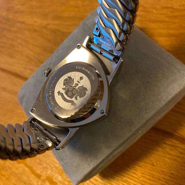 Hamilton(ハミルトン)のHAMILTON ベンチュラ 6337 黒銀 蛇腹 メンズの時計(腕時計(アナログ))の商品写真