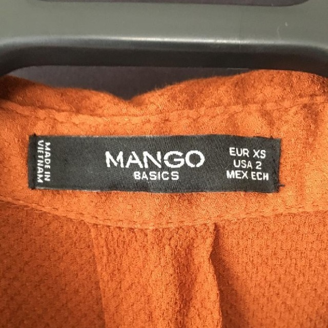 MANGO(マンゴ)のMANAGO　5分丈ショートシャツ（※色はブラウン） レディースのトップス(シャツ/ブラウス(長袖/七分))の商品写真