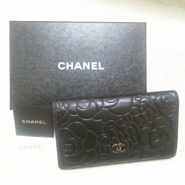 CHANEL(シャネル)のシャネル☆カメリア柄長財布☆美品値下 レディースのファッション小物(財布)の商品写真