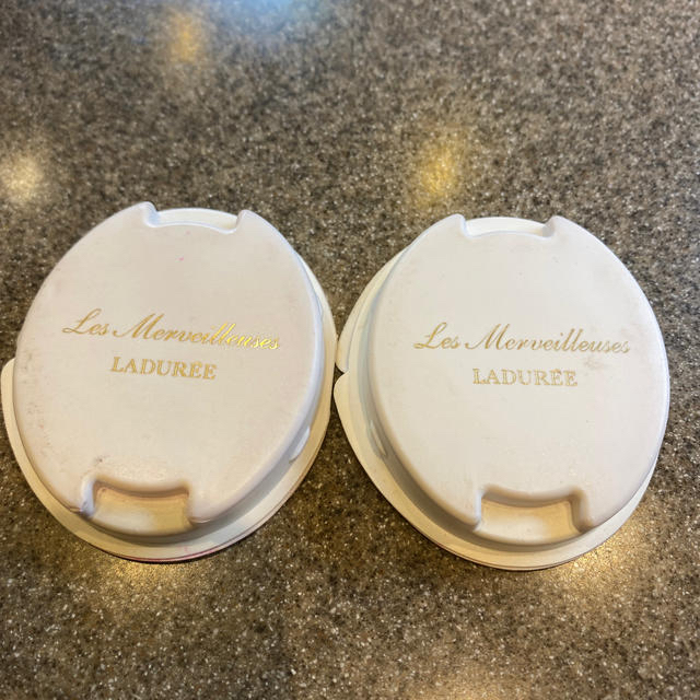 Les Merveilleuses LADUREE(レメルヴェイユーズラデュレ)の専用です！　ラデュレ　チークカラー２色おまとめ コスメ/美容のベースメイク/化粧品(その他)の商品写真