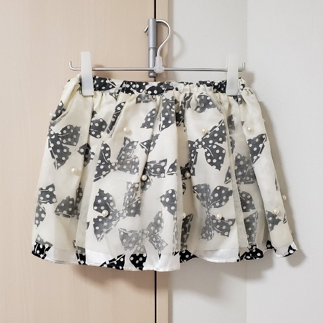 Honey Bunch(ハニーバンチ)のパール付きリボン柄スカート レディースのスカート(ミニスカート)の商品写真