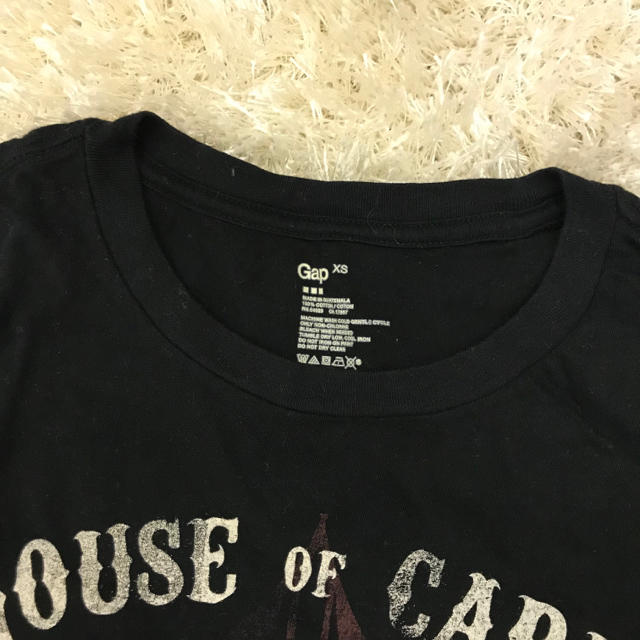 GAP(ギャップ)のGAP Black カード　トランプ　Tシャツ　ブラック メンズのトップス(Tシャツ/カットソー(半袖/袖なし))の商品写真