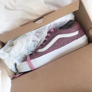 ヴァンズ(VANS)の新品未使用 vans ピンク ラメ スニーカー (スニーカー)