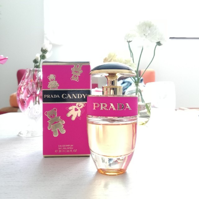 PRADA(プラダ)のPRADA CANDY 20ml ほぼ新品 コスメ/美容の香水(香水(女性用))の商品写真