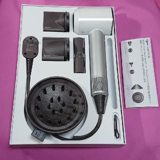 ダイソン(Dyson)のダイソン★dysonHD01★ヘアドライヤー ホワイト★白 ヘアードライヤー(ドライヤー)