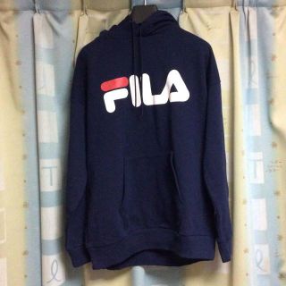 フィラ(FILA)のFILA メンズ パーカー ネイビー Mサイズ 新品 タグ付き(パーカー)