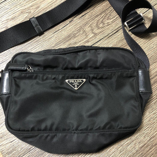 ショルダーバッグPRADA プラダショルダーバッグ