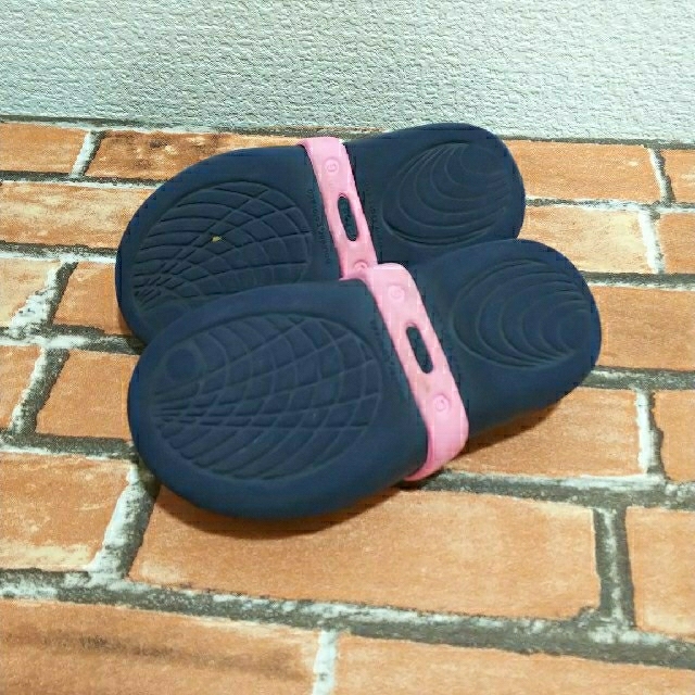 crocs(クロックス)のクロックス  子供用ガールズサンダル キッズ/ベビー/マタニティのベビー靴/シューズ(~14cm)(サンダル)の商品写真