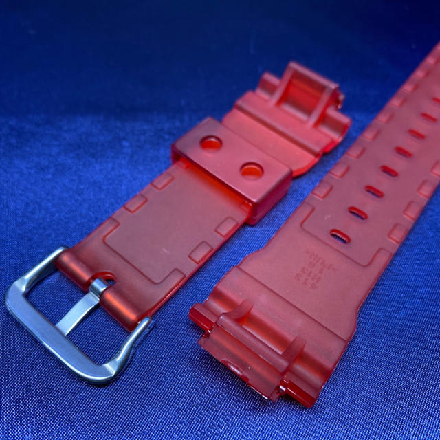 G-SHOCK(ジーショック)の5600系G-SHOCK用 互換パーツセット ハーフスケルトン/レッド メンズの時計(腕時計(デジタル))の商品写真