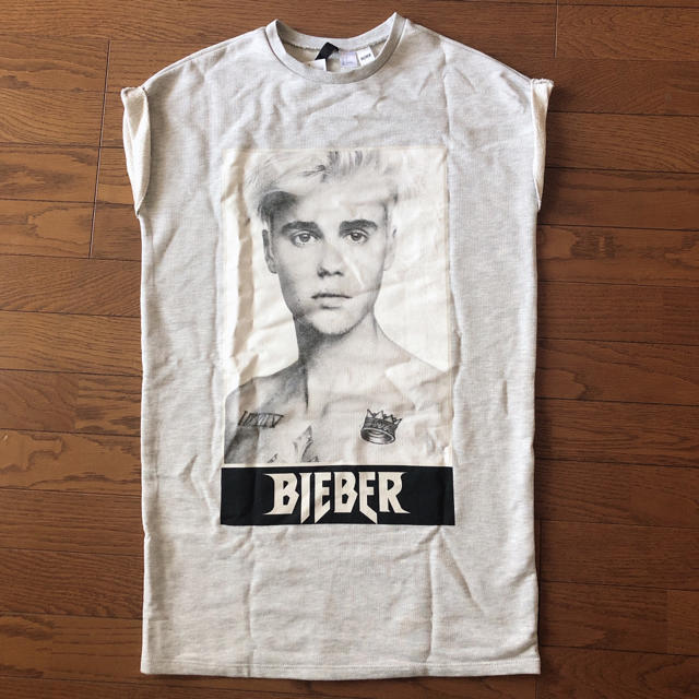 H&M(エイチアンドエム)のJustin Bieber ワンピース Mサイズ レディースのワンピース(ミニワンピース)の商品写真