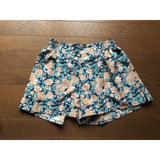 ジーユー(GU)のGU 花柄 ショートパンツ(ショートパンツ)