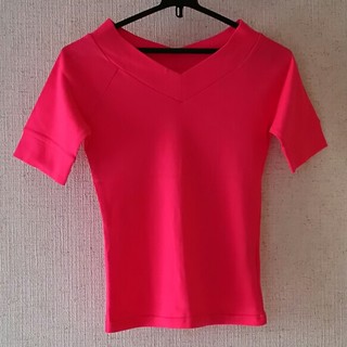 ヴァンドゥーオクトーブル(22 OCTOBRE)の新品未使用タグ無し Vネック Tシャツ ピンク(Tシャツ(半袖/袖なし))