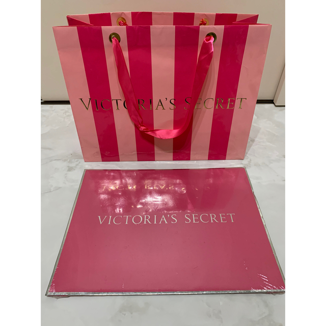 Victoria's Secret(ヴィクトリアズシークレット)の＊らら様専用＊ビクトリアシークレット　ボックス＆ショッパー レディースのバッグ(ショップ袋)の商品写真