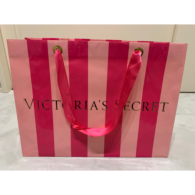 Victoria's Secret(ヴィクトリアズシークレット)の＊らら様専用＊ビクトリアシークレット　ボックス＆ショッパー レディースのバッグ(ショップ袋)の商品写真