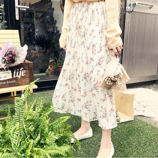 HOTPING(ホッピン)のプリーツ花柄ロングスカート レディースのスカート(ロングスカート)の商品写真