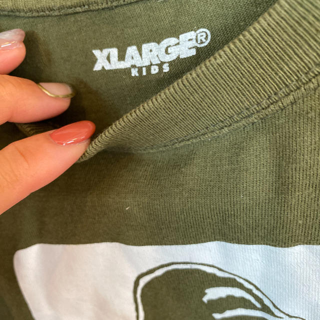 XLARGE(エクストララージ)のXLARGEKIDSカーキTシャツ◡̈⃝110 キッズ/ベビー/マタニティのキッズ服男の子用(90cm~)(Tシャツ/カットソー)の商品写真