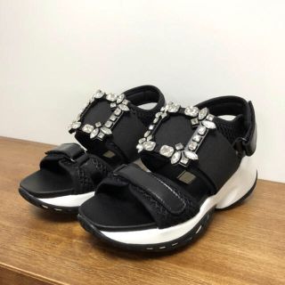 ロジェヴィヴィエ(ROGER VIVIER)の即納 ビジューバックル スポーツサンダル インポート ブラック(サンダル)