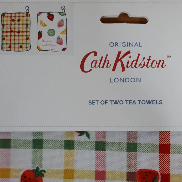 Cath Kidston(キャスキッドソン)のCath Kidstonキャスキッドソン  ティータオル ストロベリーギンガム インテリア/住まい/日用品のキッチン/食器(収納/キッチン雑貨)の商品写真