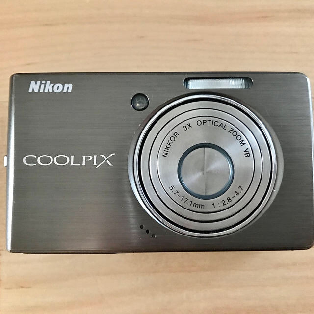 Nikon(ニコン)のNikon coolpixs500 デジタルカメラ　デジカメ スマホ/家電/カメラのカメラ(コンパクトデジタルカメラ)の商品写真