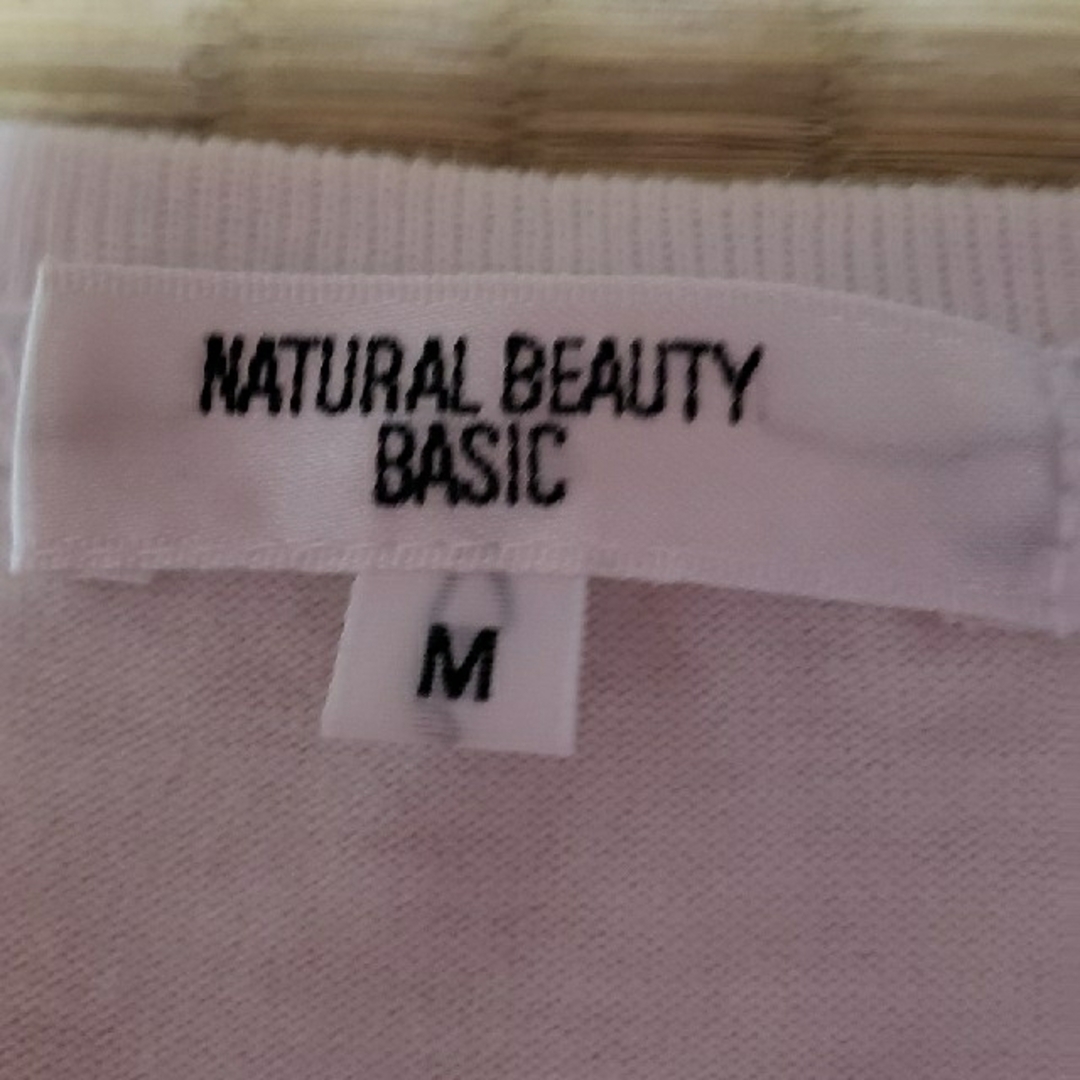 NATURAL BEAUTY BASIC(ナチュラルビューティーベーシック)の白色Tシャツ レディースのトップス(Tシャツ(半袖/袖なし))の商品写真