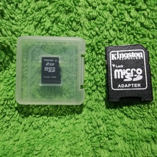 トウシバ(東芝)の【新品】マイクロSDカード 2GB 　ケース付き(PC周辺機器)