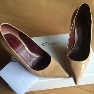 セリーヌ(celine)の値下げセリーヌ ベージュパテントパンプス(ハイヒール/パンプス)