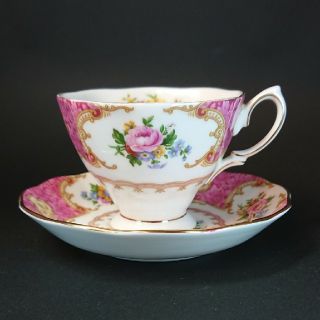 ロイヤルアルバート(ROYAL ALBERT)のロイヤルアルバート　【Lady Carlyle】　カップ&ソーサー　ヴィンテージ(グラス/カップ)