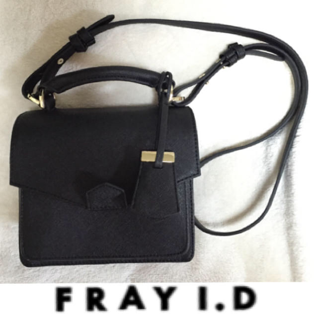 FRAY I.D(フレイアイディー)のFRAY IDショルダーバッグブラック レディースのバッグ(ショルダーバッグ)の商品写真