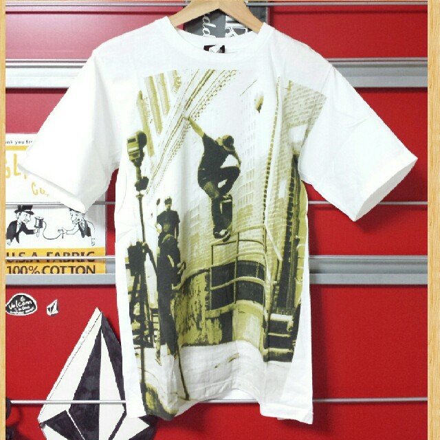 volcom(ボルコム)のVOLCOM ボルコム Tシャツ スケート フォト Kj S 超レア!! メンズのトップス(Tシャツ/カットソー(半袖/袖なし))の商品写真