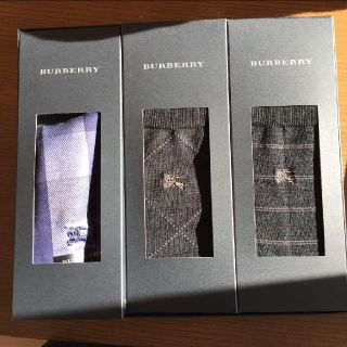 バーバリー(BURBERRY)のバーバリー 靴下3足 ハンカチ1枚 新品未使用(ソックス)