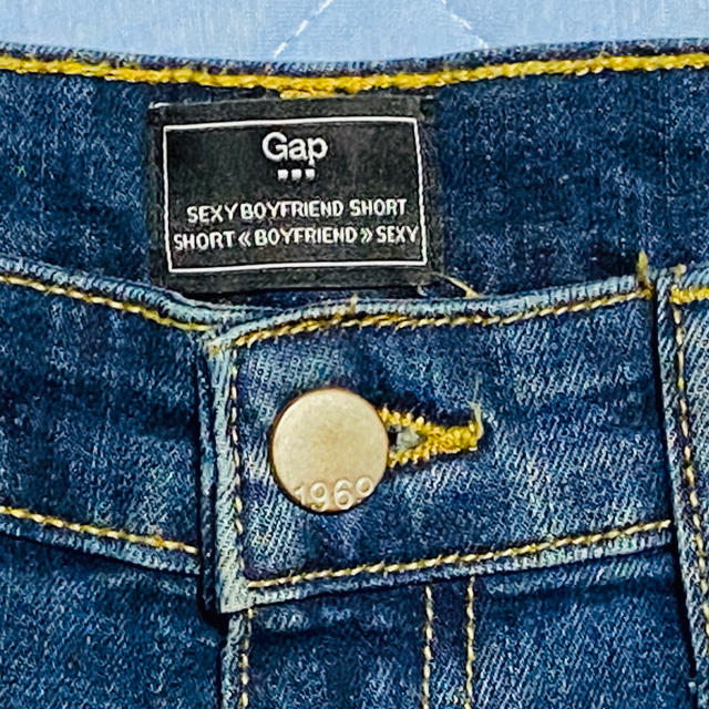 GAP(ギャップ)の【GAP】ギャップ　レディース　デニムショートパンツ　w61 USED レディースのパンツ(ショートパンツ)の商品写真