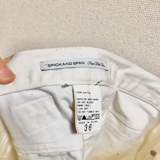 Spick & Span(スピックアンドスパン)のspick & span  ホワイトデニムパンツ　36 レディースのパンツ(デニム/ジーンズ)の商品写真