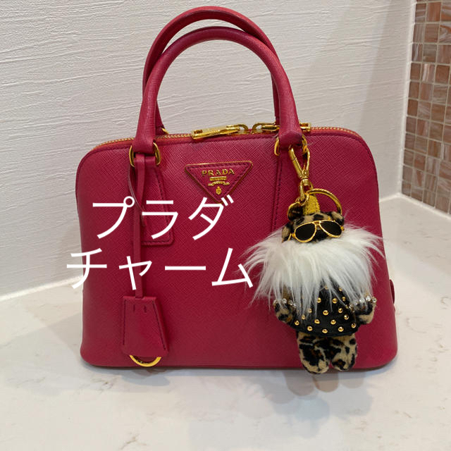 PRADA(プラダ)の可愛い♡プラダ　チャーム　クマ　レアモデル レディースのアクセサリー(チャーム)の商品写真