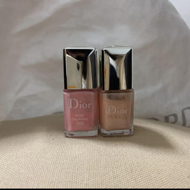 Dior(ディオール)のDior ヴェルニ 2本セット　243ゲイシャピンク　253ドーフィネピンク コスメ/美容のネイル(マニキュア)の商品写真