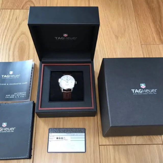 TAG Heuer(タグホイヤー)のタグホイヤー　カレラツインタイム メンズの時計(レザーベルト)の商品写真