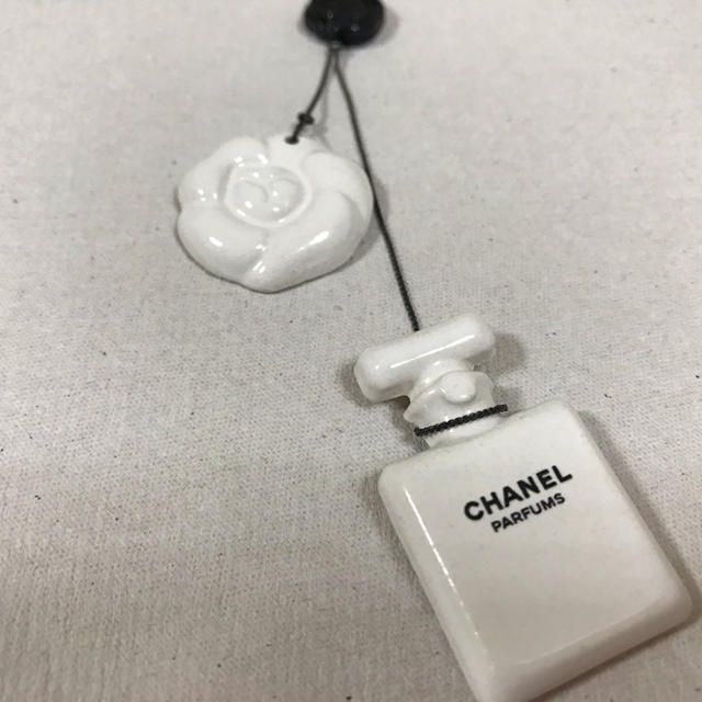 CHANEL(シャネル)のシャネル　チャーム　アロマオーナメント コスメ/美容のリラクゼーション(アロマグッズ)の商品写真