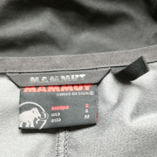 Mammut(マムート)の最終値下！　MAMMUT　マムート　ブラック　M メンズのジャケット/アウター(マウンテンパーカー)の商品写真