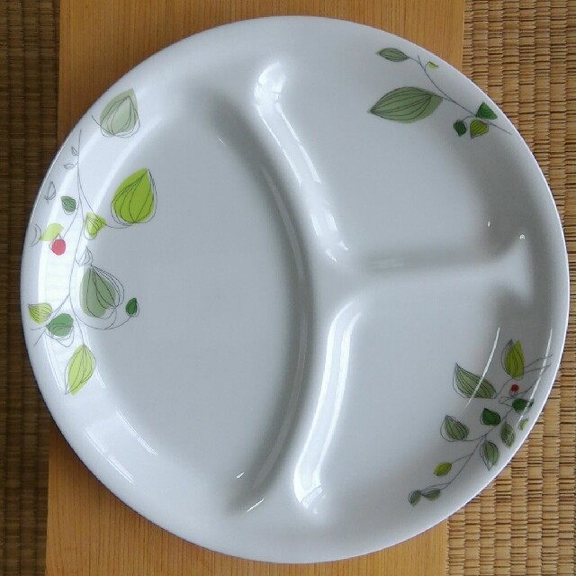 CORELLE(コレール)の値下げしました　コレール　ランチ皿 大  CP-9281　2枚 インテリア/住まい/日用品のキッチン/食器(食器)の商品写真