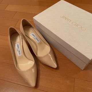 ジミーチュウ(JIMMY CHOO)のパンプス　ジミーチュウ　ベージュ　エナメルパンプス(ハイヒール/パンプス)