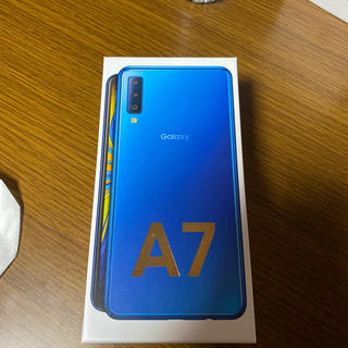 ギャラクシー(Galaxy)のGalaxy A7 ブルー(スマートフォン本体)