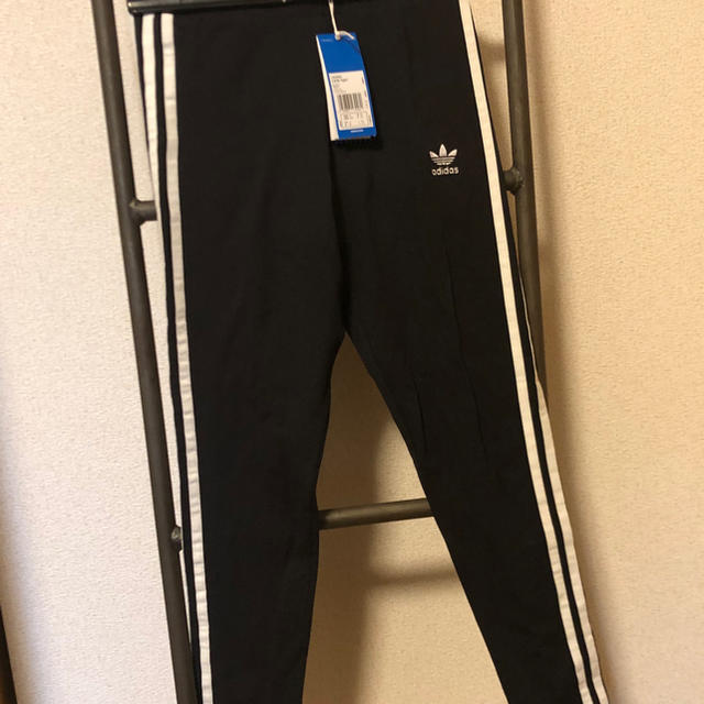 adidas(アディダス)のadidas originals★3ストライプ レギンス CE2441 レディースのレッグウェア(レギンス/スパッツ)の商品写真