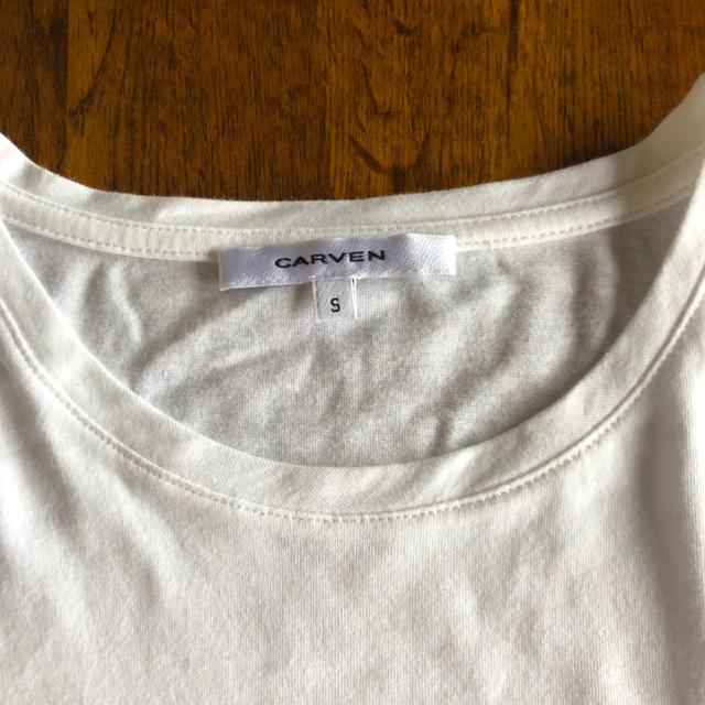 CARVEN(カルヴェン)のcarven 刺繍Tシャツ レディースのトップス(Tシャツ(半袖/袖なし))の商品写真