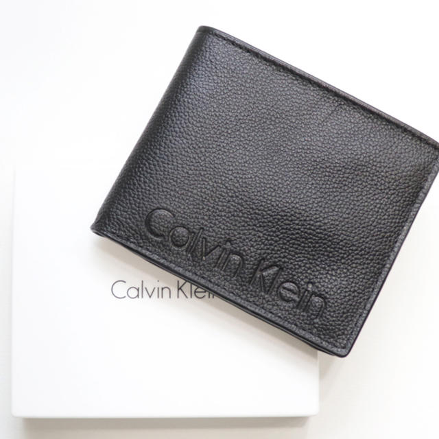 Calvin Klein(カルバンクライン)の新品 カルバンクライン 二つ折り 財布 札入れ コインケース 型押し ブラック メンズのファッション小物(折り財布)の商品写真