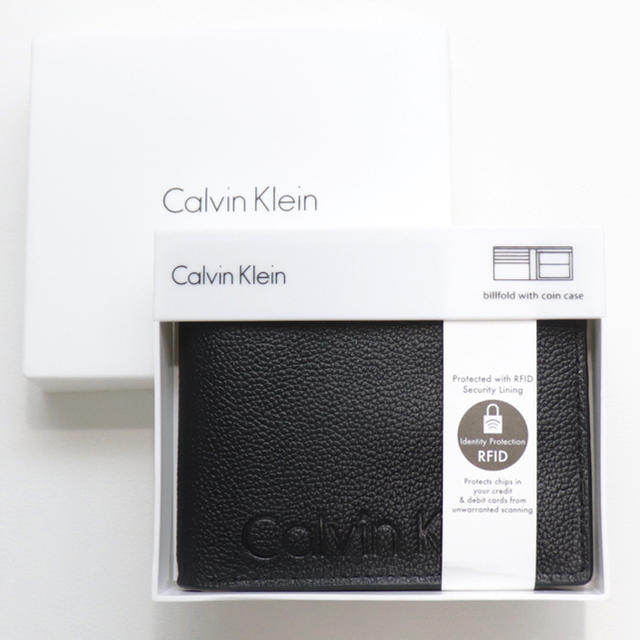 Calvin Klein(カルバンクライン)の新品 カルバンクライン 二つ折り 財布 札入れ コインケース 型押し ブラック メンズのファッション小物(折り財布)の商品写真