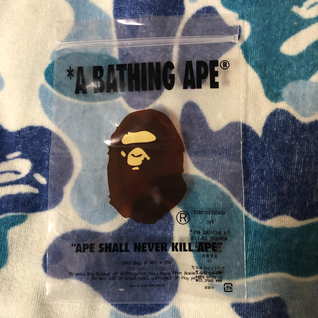 A BATHING APE(アベイシングエイプ)のAPE キーホルダー 新品 シャークパーカー humanmade メンズのファッション小物(キーホルダー)の商品写真