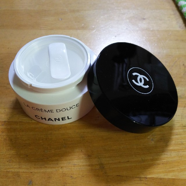 CHANEL(シャネル)の花＊花様専用 CHANEL クリームケース コスメ/美容のスキンケア/基礎化粧品(フェイスクリーム)の商品写真